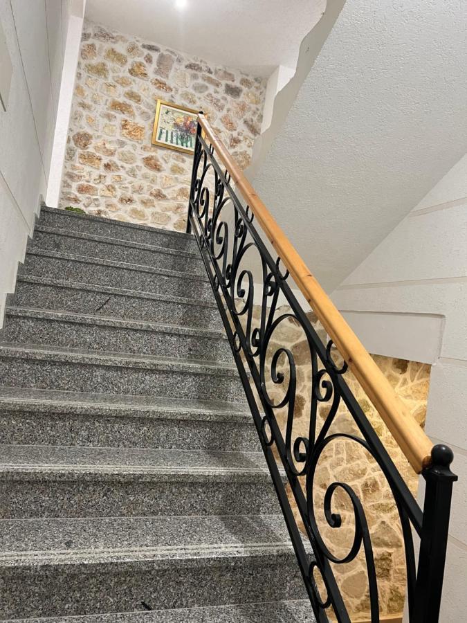 Stonevilla Buta Himarë Exterior foto